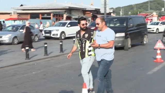 Polisten kaçan taksici tam bir suç makinesi çıktı! İBB bile hakkında tweet bile atmış Polisten kaçan taksici tam bir suç makinesi çıktı! İBB bile hakkında tweet bile atmış