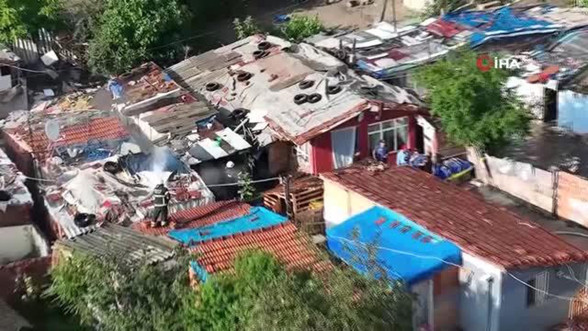 Tekirdağ\'da ev yangını: 1\'i bebek 4 çocuk yangından etkilendi