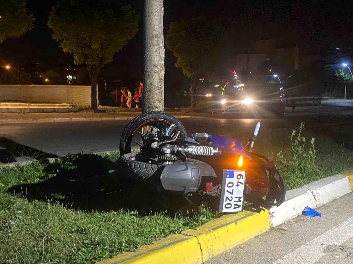Uşak\'ta Kontrolden Çıkan Motosiklet Kazası: 2 Yaralı
