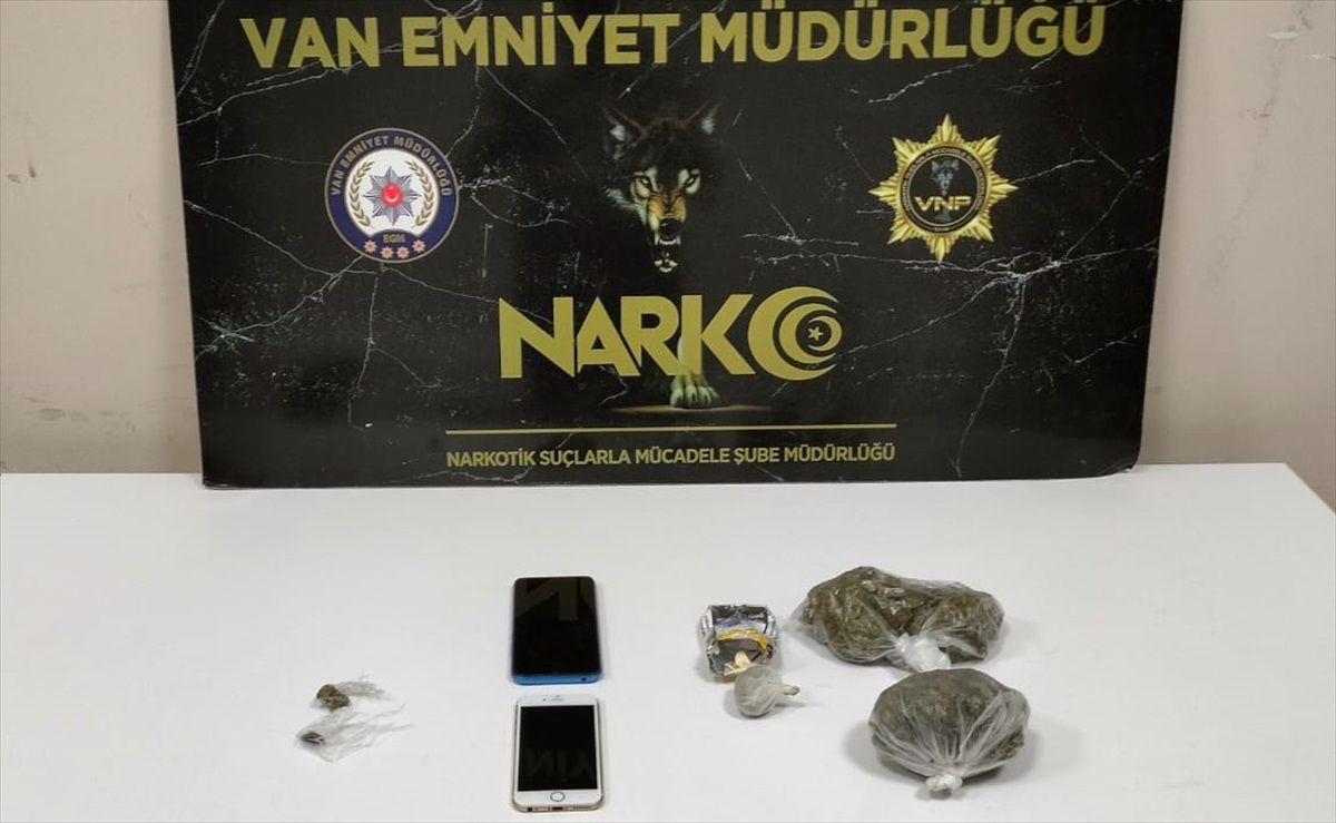 Van\'da Uyuşturucu ve Kaçakçılık Operasyonunda 17 Şüpheli Gözaltına Alındı
