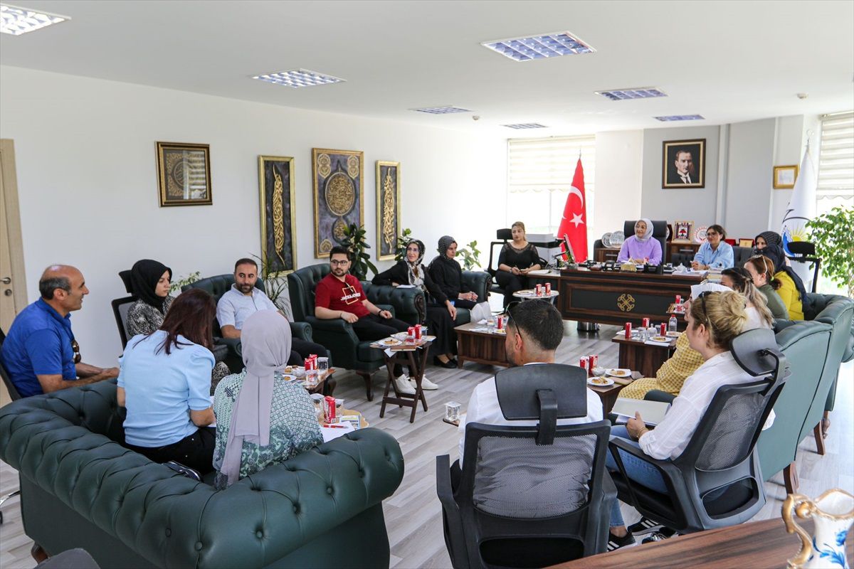 Van Büyükşehir Belediyesi Kadın Dostu Belediye ve Yerel Yönetim Buluşmaları Toplantısı