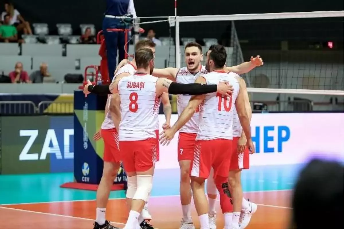 A Milli Erkek Voleybol Takımı, Dominik Cumhuriyeti\'ni mağlup ederek yarı finale yükseldi