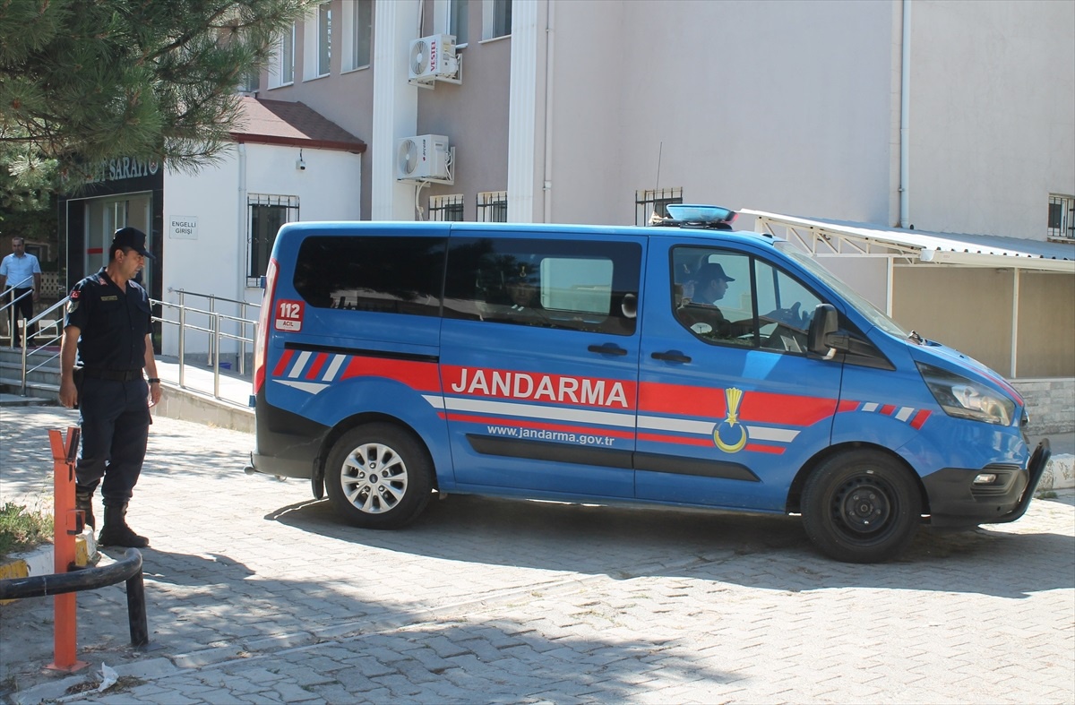 Afyonkarahisar\'da minibüs kazası: 8 kişi hayatını kaybetti