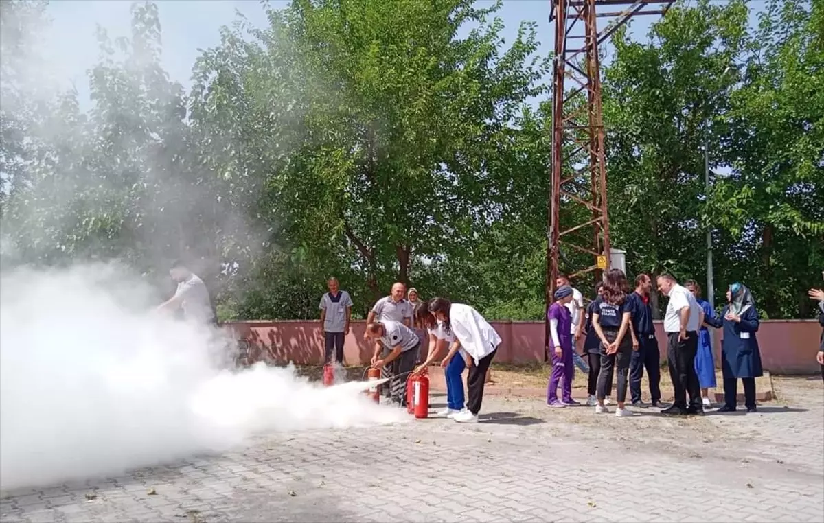 Alaçam Devlet Hastanesinde Yangın ve Tesis Tahliye Tatbikatı Yapıldı