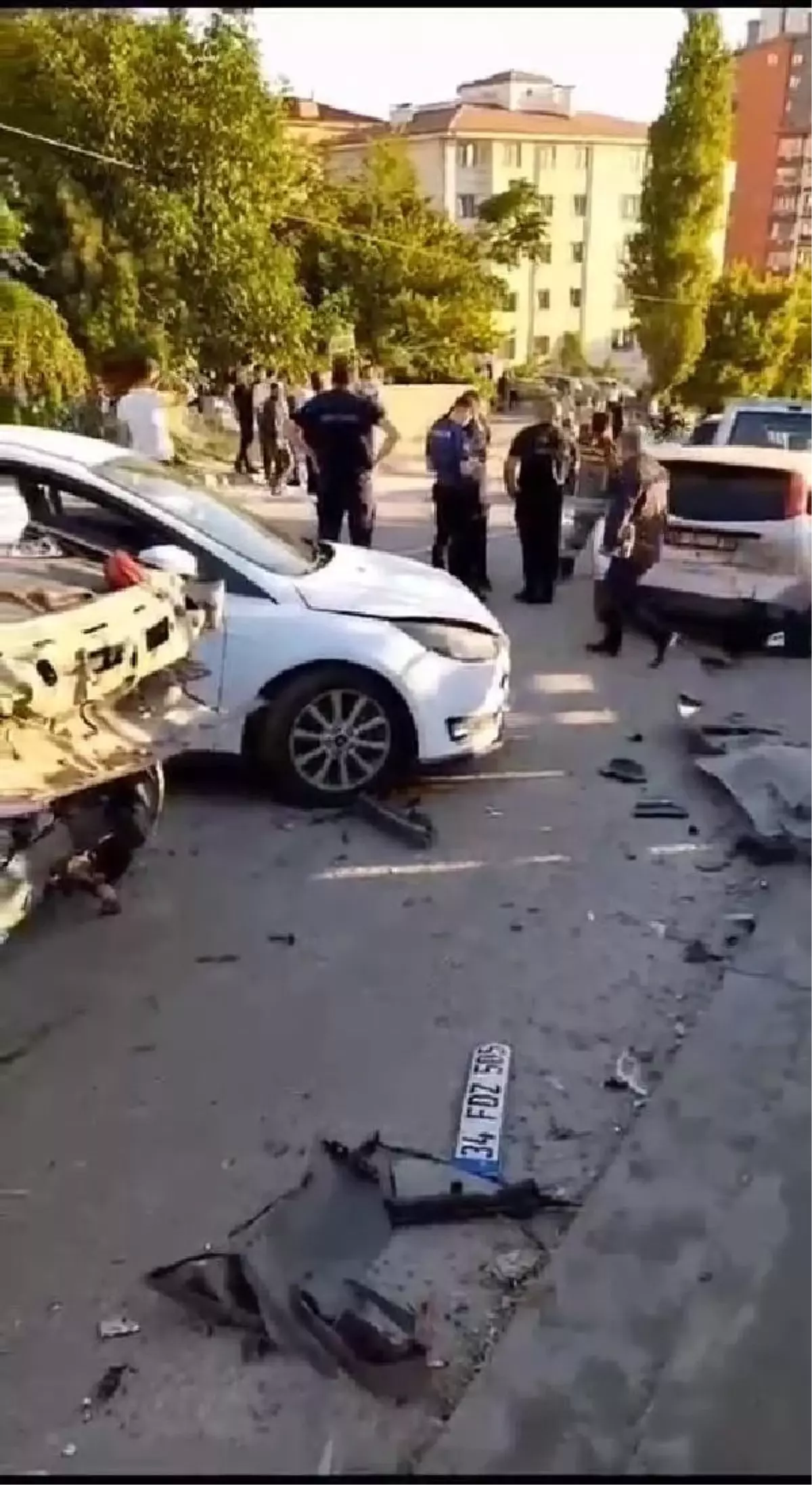 Ankara Yenimahalle\'de 10 aracın karıştığı zincirleme kaza