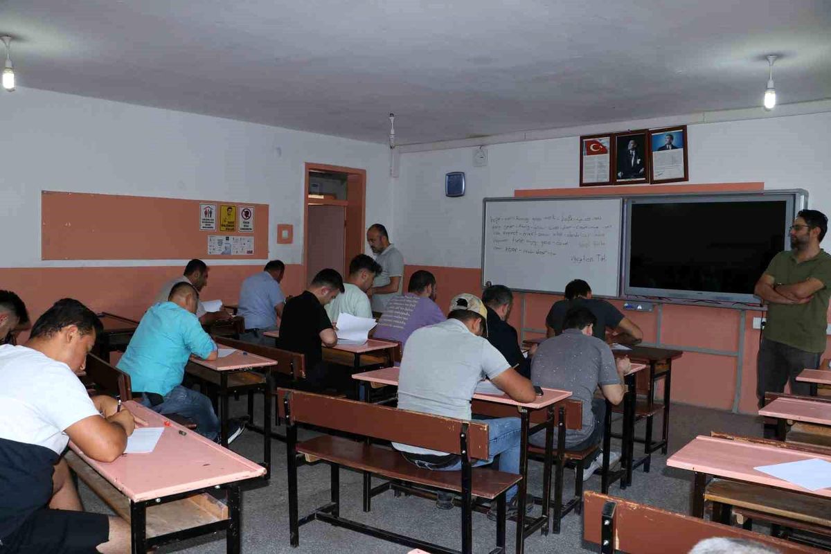 Çankırı\'da düzenlenen avcılık eğitimlerinde 16 kursiyer belge aldı