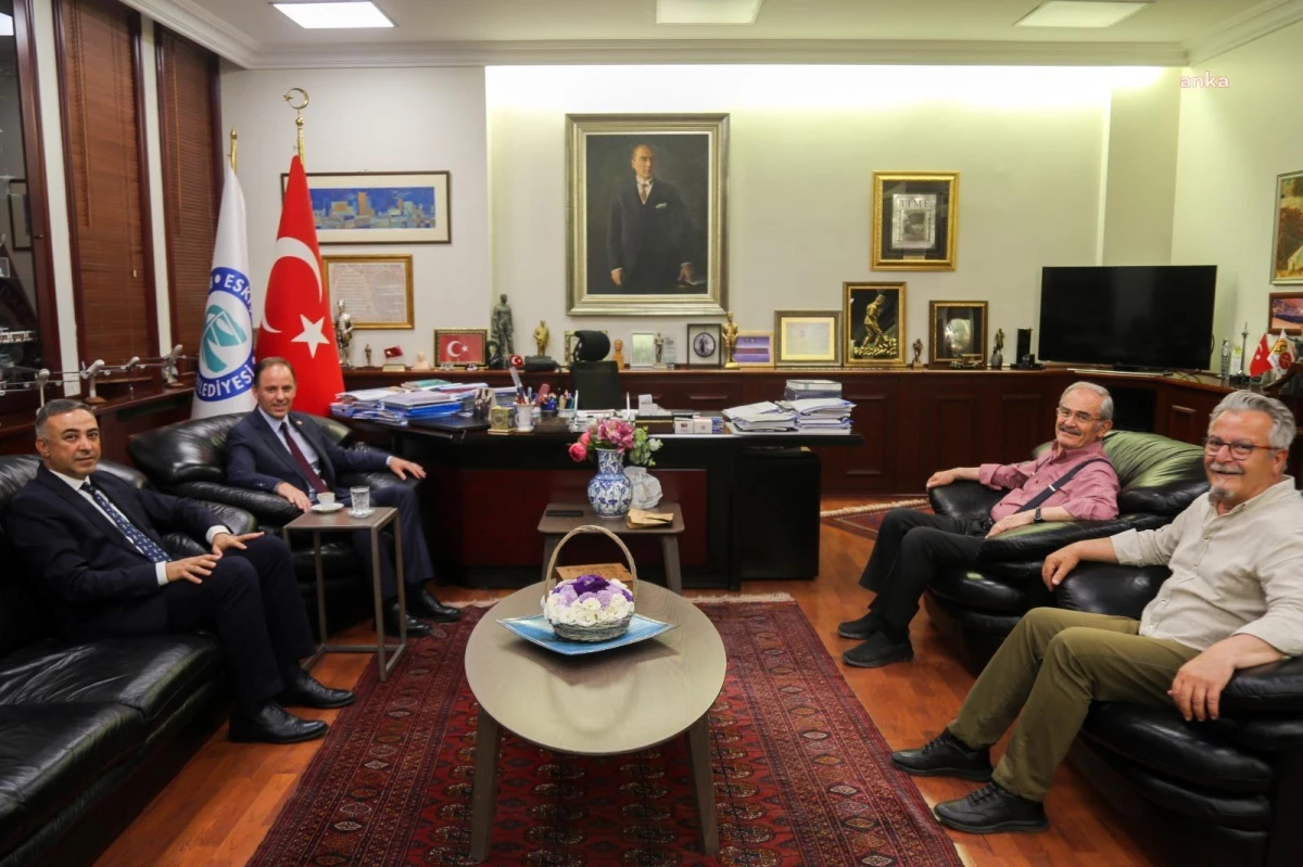 CHP Milletvekilleri Büyükerşen\'i ziyaret etti