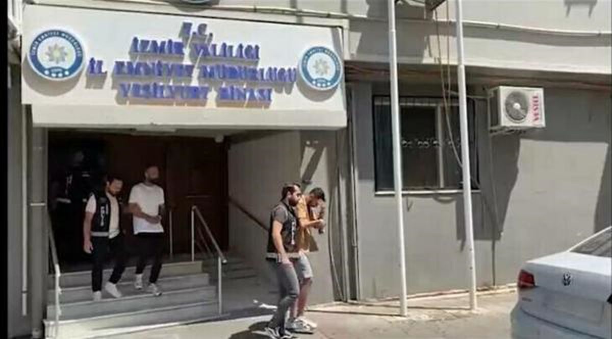 İzmir\'de 42 Ton Sahte Etil Alkol Ele Geçirildi