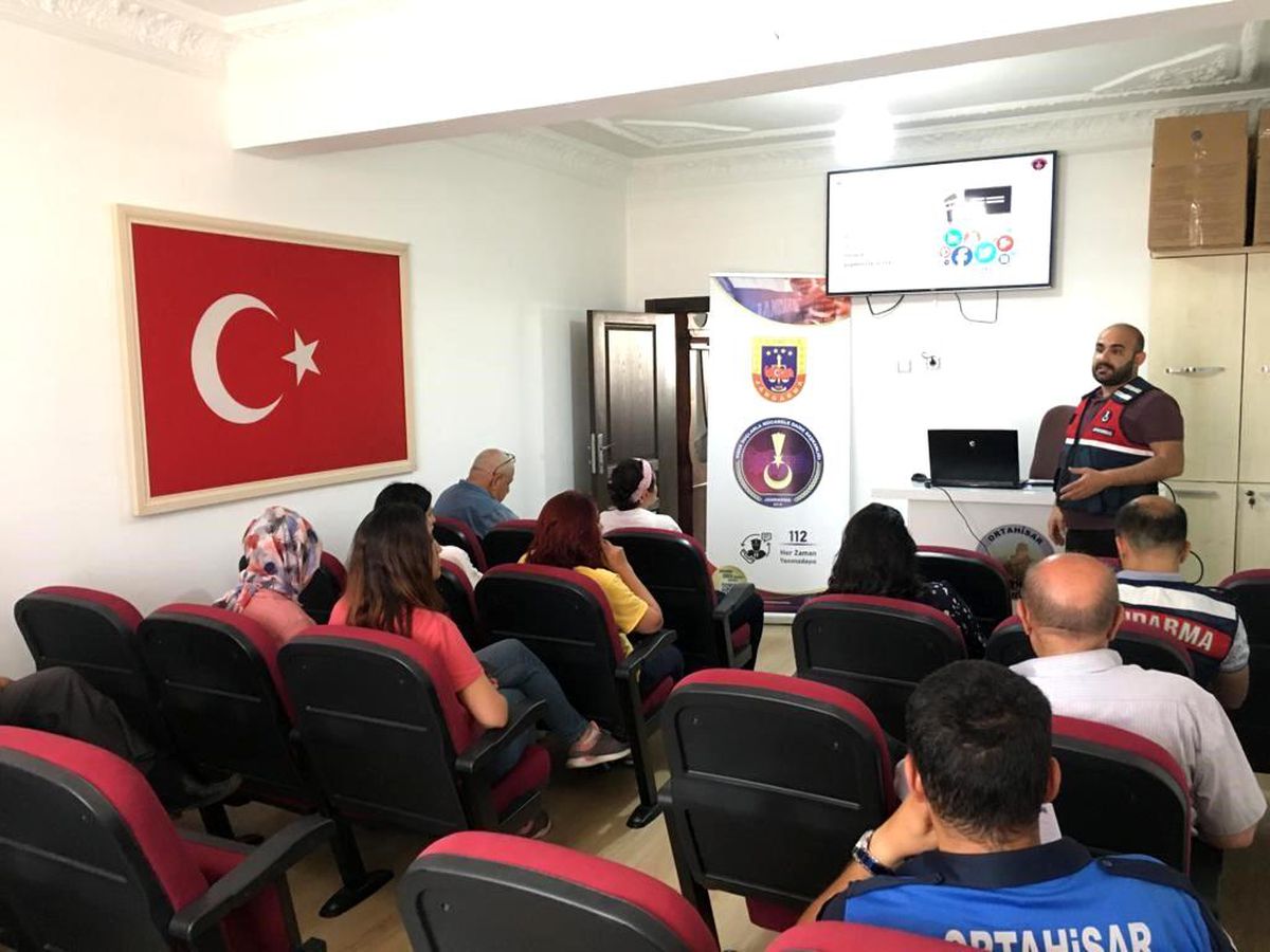 Nevşehir\'de \'Siber Suçlarla Mücadele\' ve \'En İyi Narkotik Polisi Anne\' eğitimleri devam ediyor