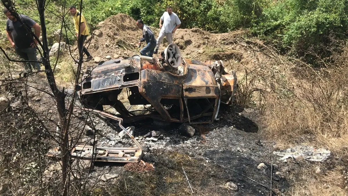 Kastamonu\'da şarampole devrilen otomobil alev aldı, sürücü hayatını kaybetti