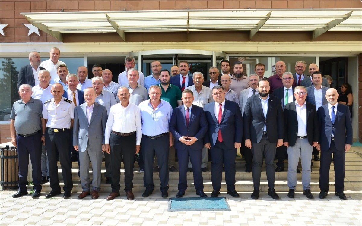 Kırşehir Valisi Hüdayar Mete Buhara Başkanlığında İş Dünyası İstişare Toplantısı Gerçekleştirildi
