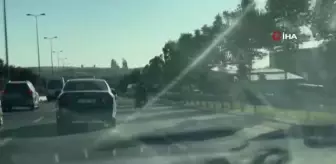 Motosiklet ile tehlikeli yolculuk kamerada