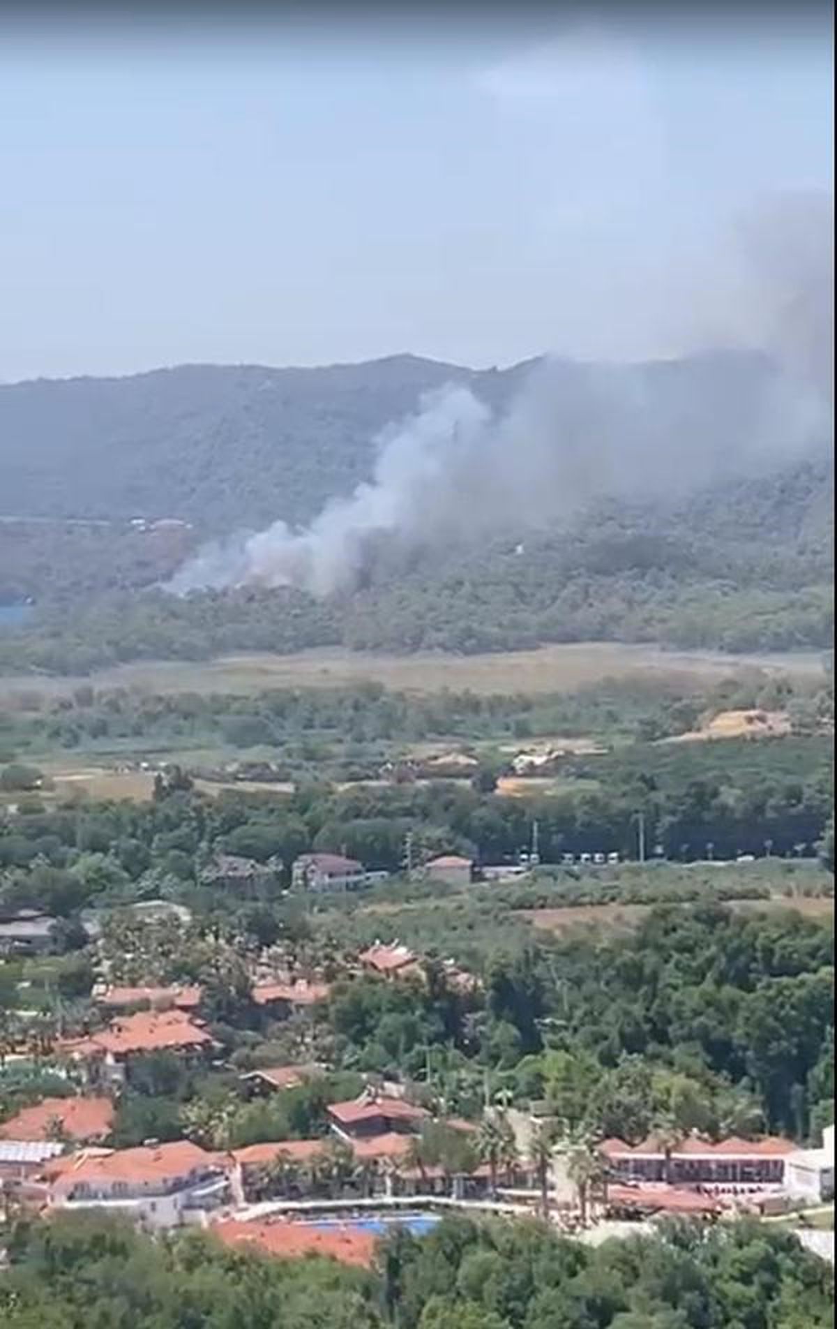 Fethiye\'de Orman Yangını: Havadan ve Karadan Müdahale Devam Ediyor