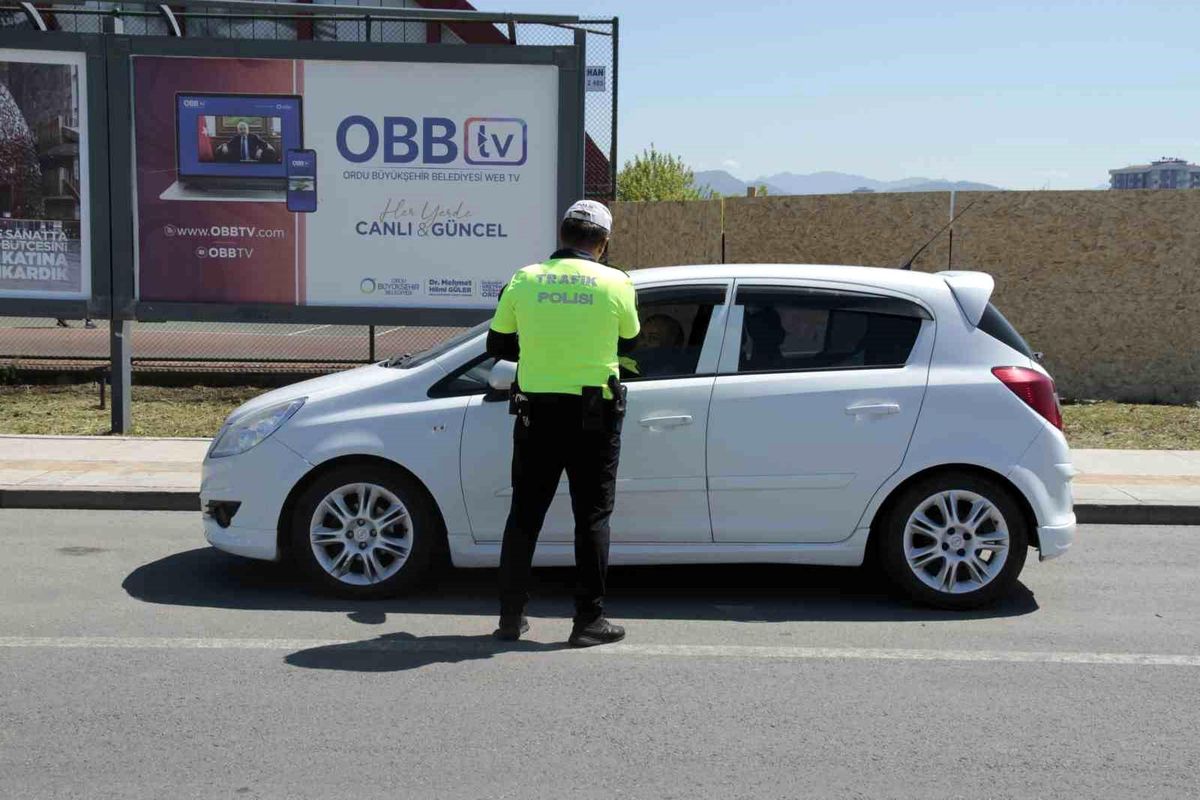 Ordu\'da yapılan trafik denetimlerinde 11 bin 56 araç kontrol edildi
