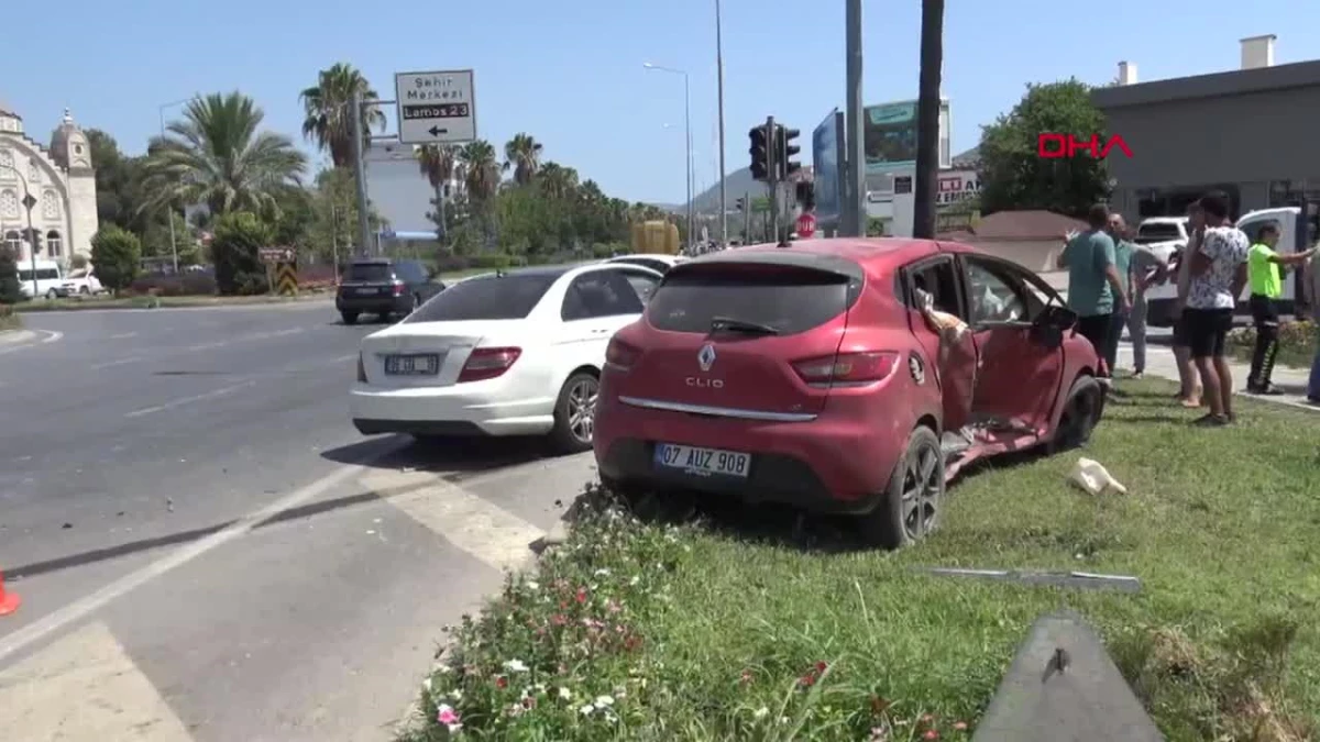 Gazipaşa\'da Otomobil Kazası: 1\'i Çocuk 3 Kişi Yaralandı
