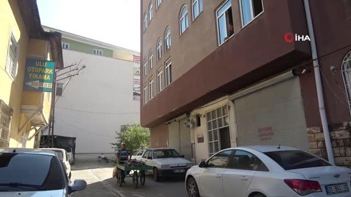 Sıcaklara aldırmayan seyyar manav