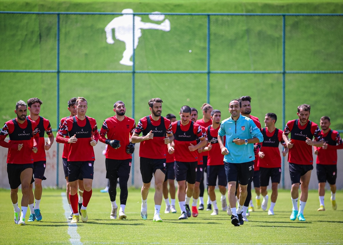 Sivasspor, Erzurum\'da ikinci etap kampını sürdürüyor
