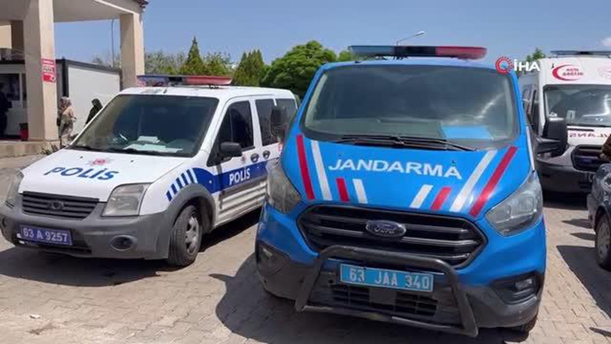 Siverek\'te otomobil şarampole devrildi: 1 ölü, 4 yaralı