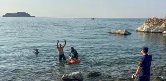 Van Gölü'nde Kramp Geçiren Vatandaş Can Kurtarma Aracıyla Kurtarıldı