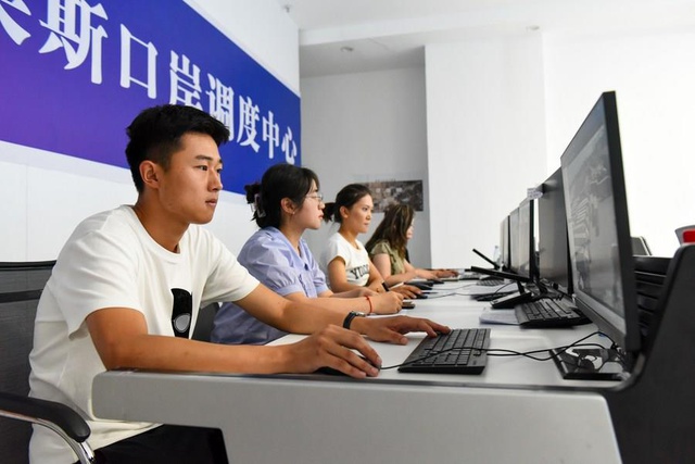 Xinjiang'daki Horgos Limanı Yerli Otomobil İhracatında Artış Kaydetti