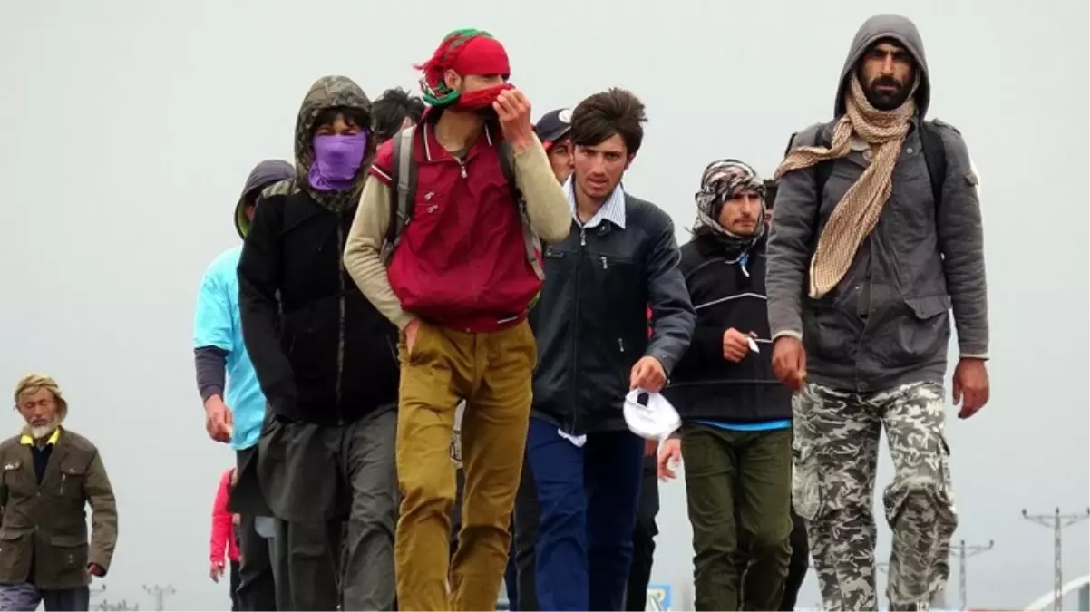 Son tarih 24 Eylül! İstanbul\'da ikamet eden Suriyelilerin kayıtlı oldukları illere dönmeleri gerekiyor