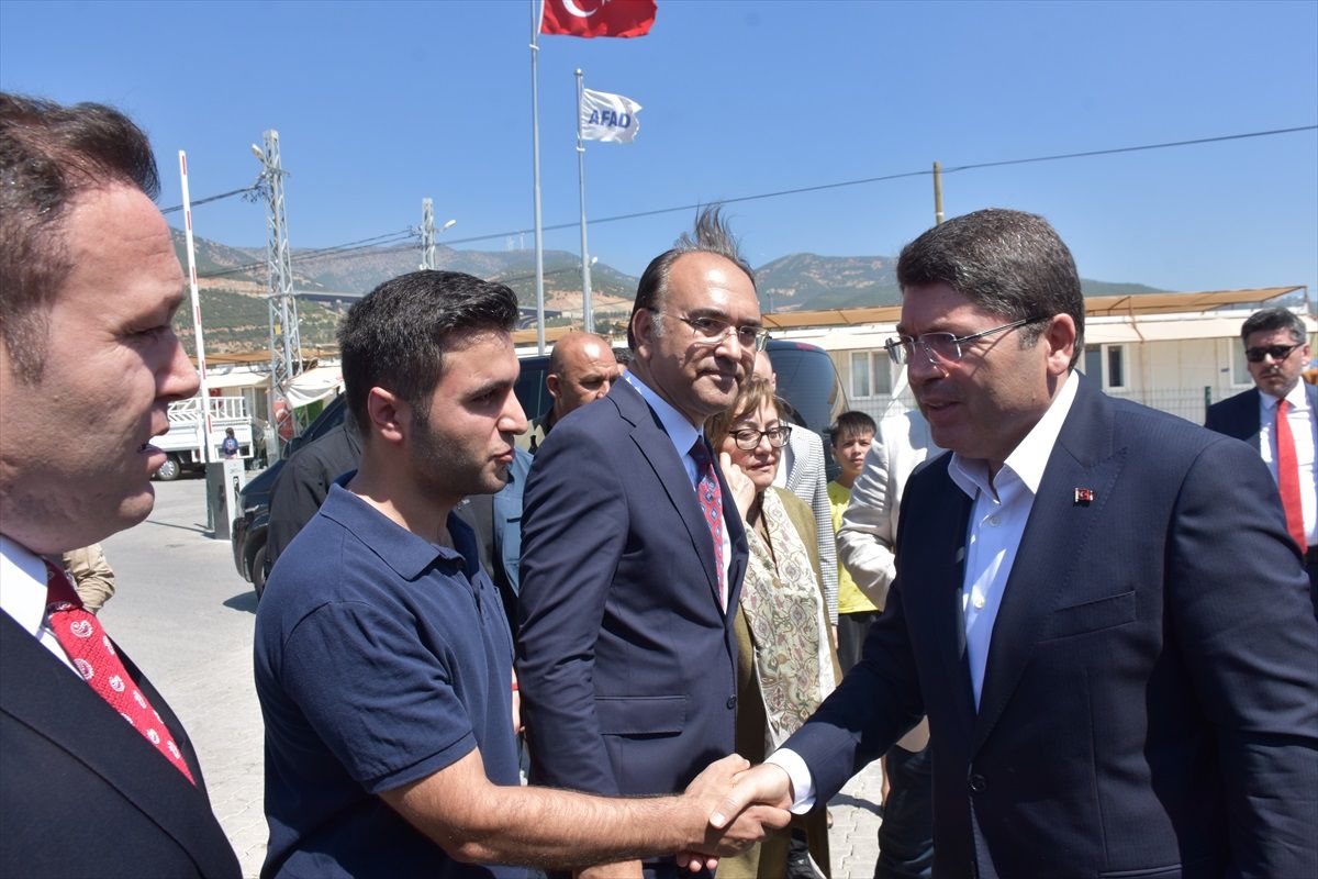 Adalet Bakanı Yılmaz Tunç: Deprem bölgesindeki illeri yeniden ayağa kaldırmak birinci önceliğimiz