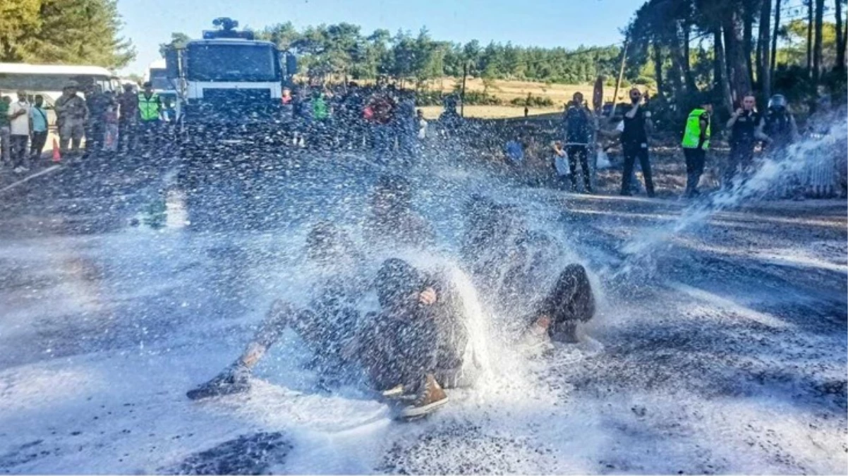Akbelen\'de eylem yapan çevrecilere tazyikli su ile müdahale edildi, birçok kişi gözaltına alındı