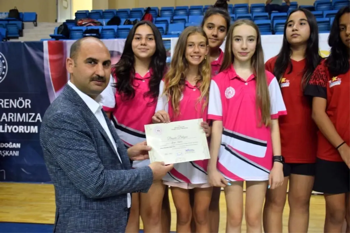 Anadolu Yıldızlar Ligi Badminton Çeyrek Final Müsabakaları Bilecik\'te Yapıldı