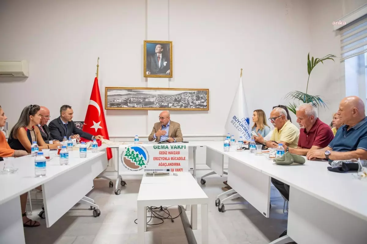 İzmir Büyükşehir Belediye Başkanı Gediz Havzası\'ndaki Kirliliğe Dikkat Çekti