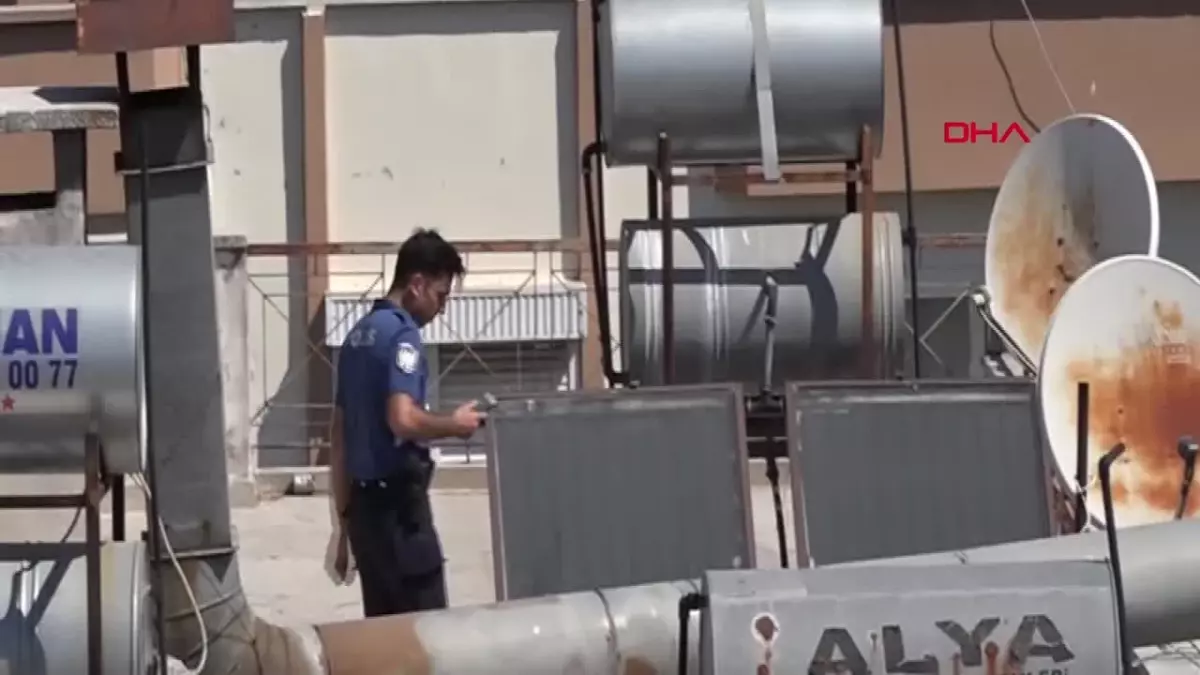 Antalya\'da 5 Katlı Apartmanın Çatısında Ölü Erkek Cesedi Bulundu