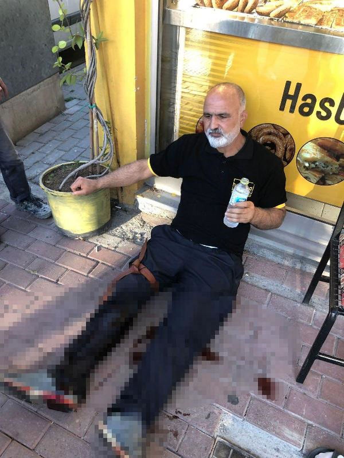 Köpekleri Beslediği İçin Hamile Kadına Saldıran Esnafa Tabancayla Karşılık Verildi