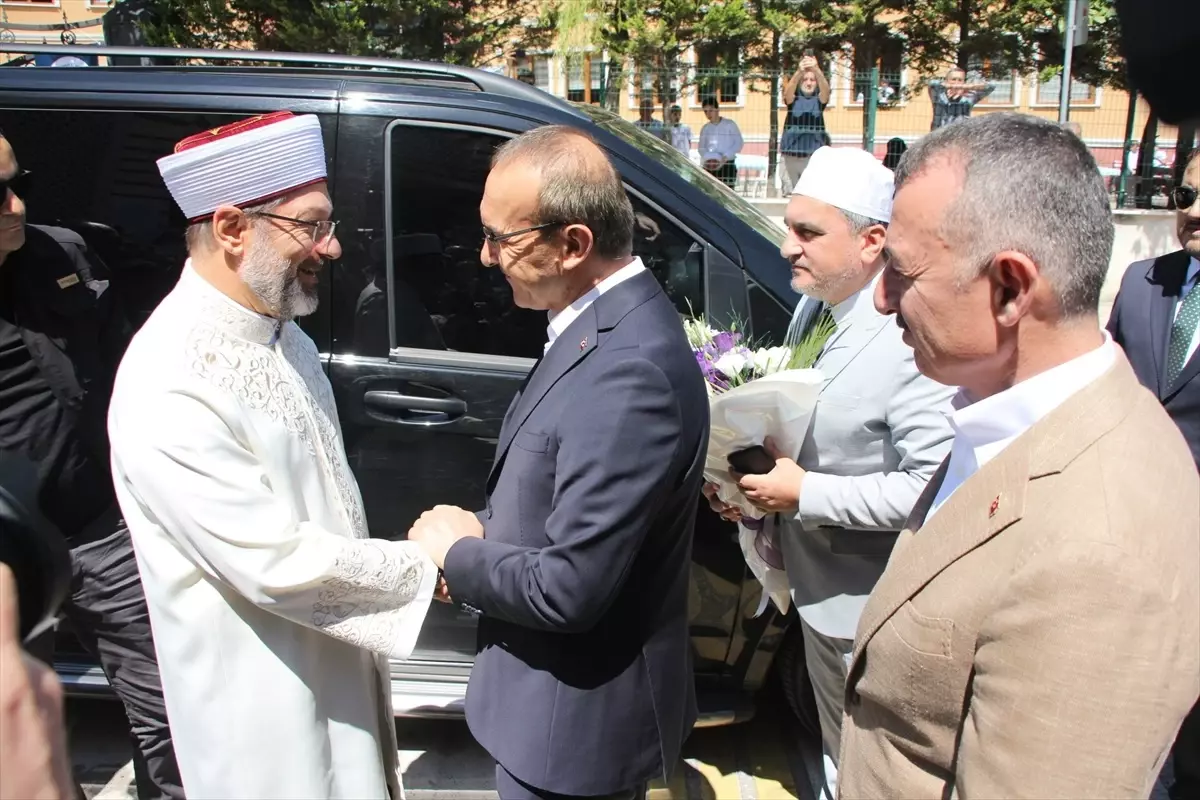 Diyanet İşleri Başkanı Ali Erbaş, Kocaeli\'de Hafızlık İcazet Törenine Katıldı