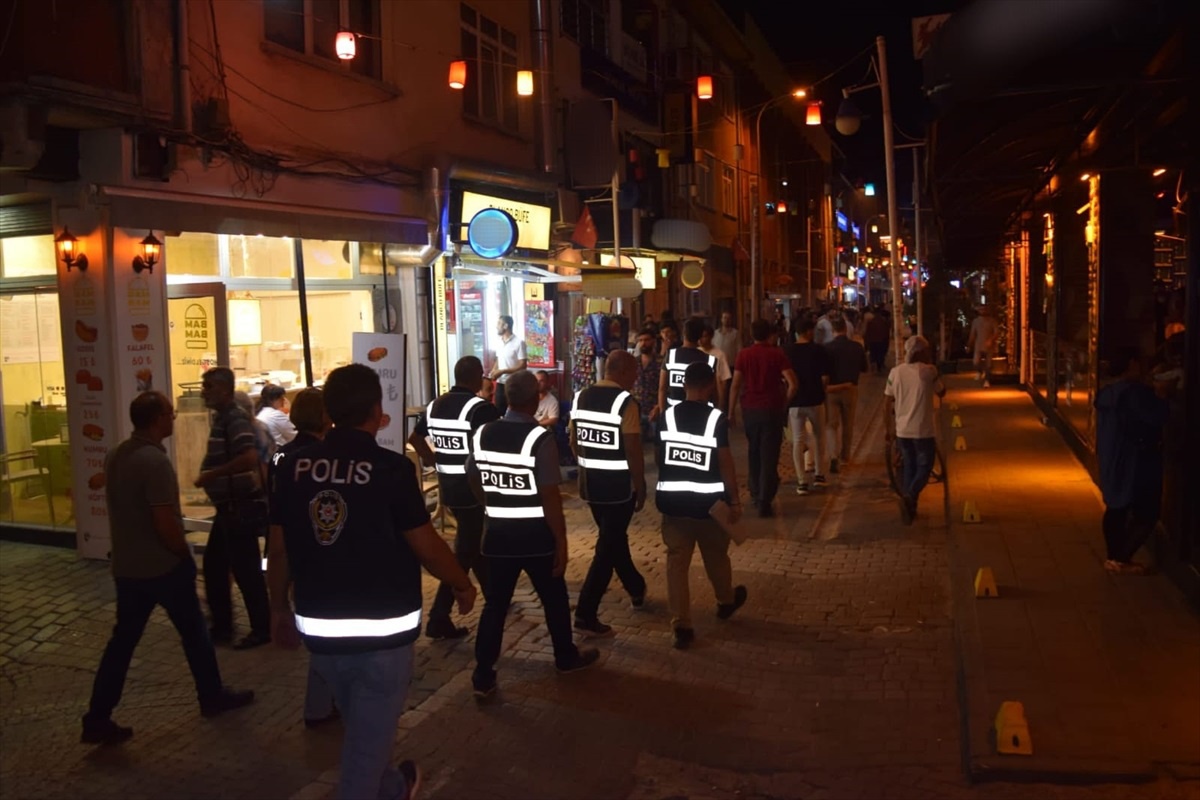 Eskişehir\'de Asayiş Uygulamasında 17 Kişi Gözaltına Alındı
