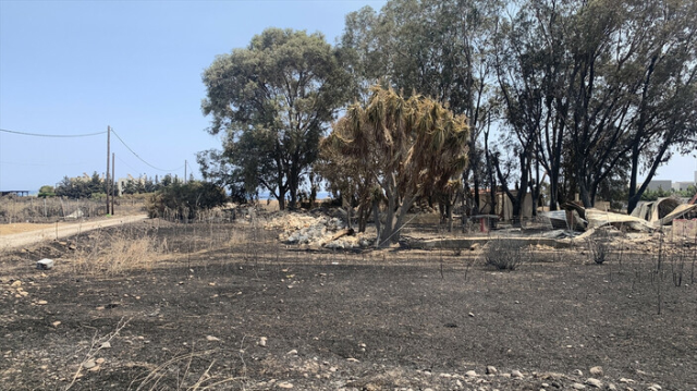 İki haftadır alev alev yanan Rodos Adası'nın son hali içler acısı