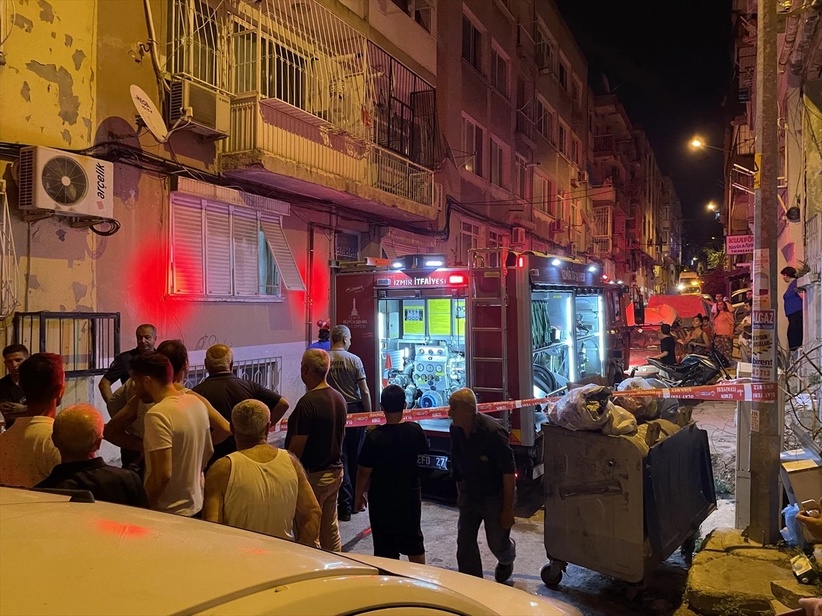 İzmir Konak\'ta çıkan yangında bir kişi hayatını kaybetti