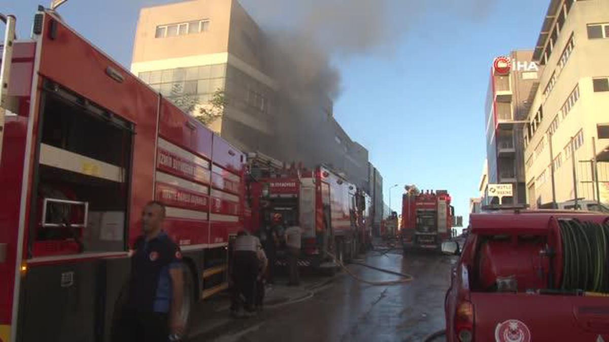 İzmir\'de tekstil atölyesinde korkutan yangın