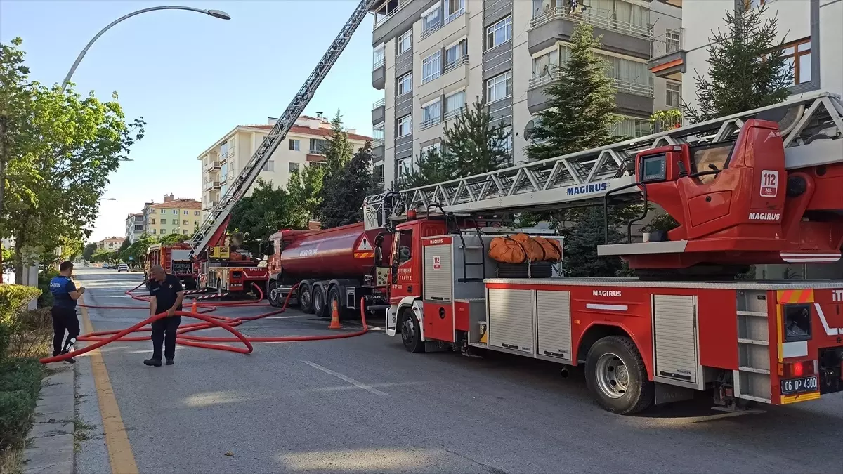 Kahramankazan\'da binanın teras katında çıkan yangın söndürüldü