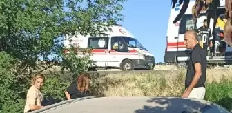 Niğde Kara Yolunda Otomobilin Şarampole Devrilmesi Sonucu 5 Kişi Yaralandı