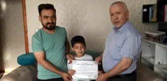 Avcılar Müftüsü, Kuran Kursu'na katılan çocuğu evinde ziyaret etti