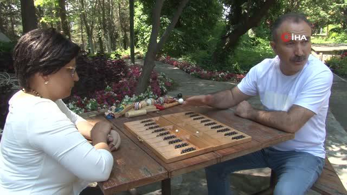 Geleneksel Türk Oyunlarıyla Zaman Geçiren Çocuklar