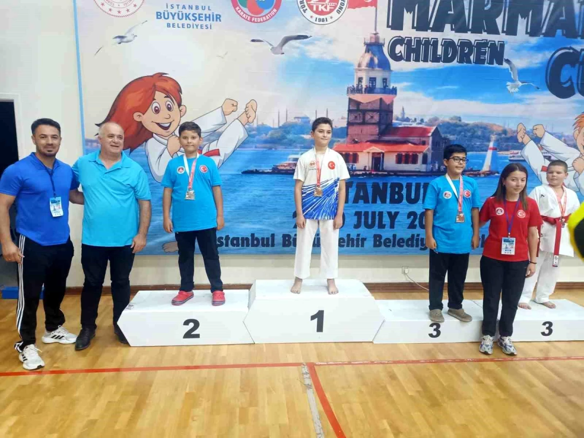 Kuyucak Belediyespor Karate Takımı Sporcusu Poyraz Karasu Uluslararası Marmara Kupası\'nda İkinci Oldu
