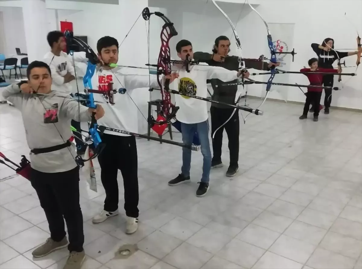 Şanlıurfa Okçuluk Kulübü\'nden yeni sporcular yetişiyor