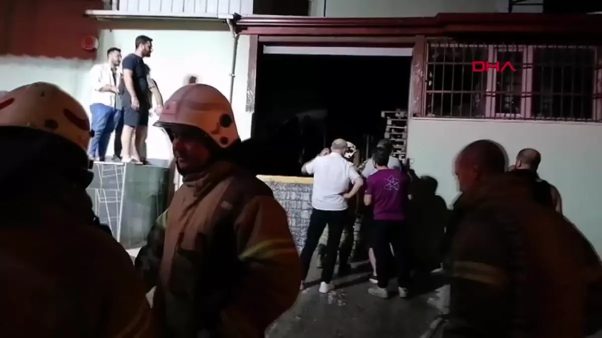 Silivri\'de İslak Mendil Fabrikasında Küçük Çapta Yangın