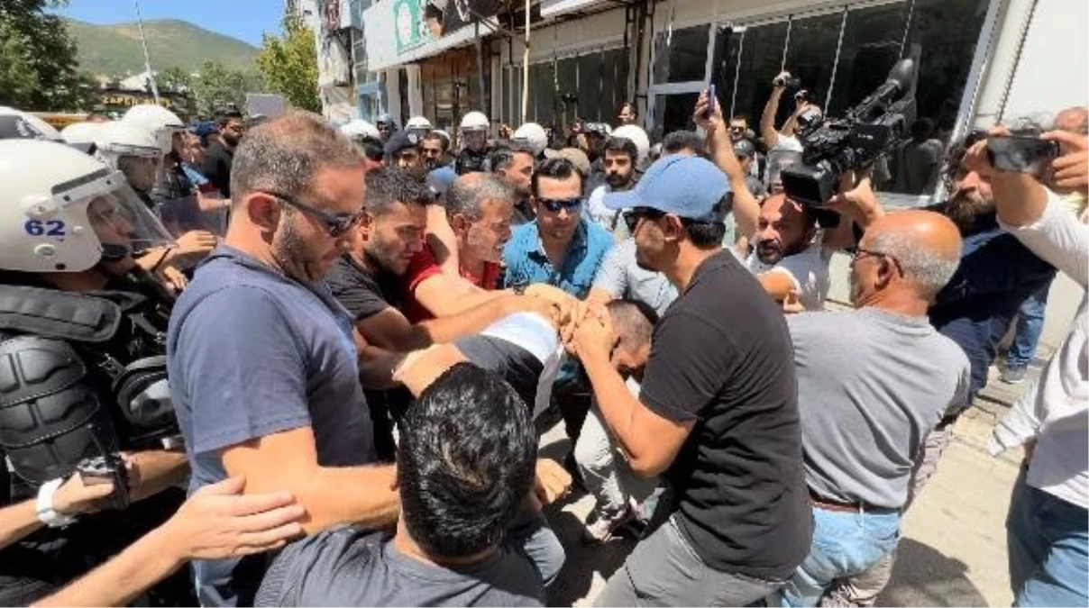 Tunceli\'de izinsiz basın açıklamasına polis müdahalesi: 7 kişi gözaltına alındı