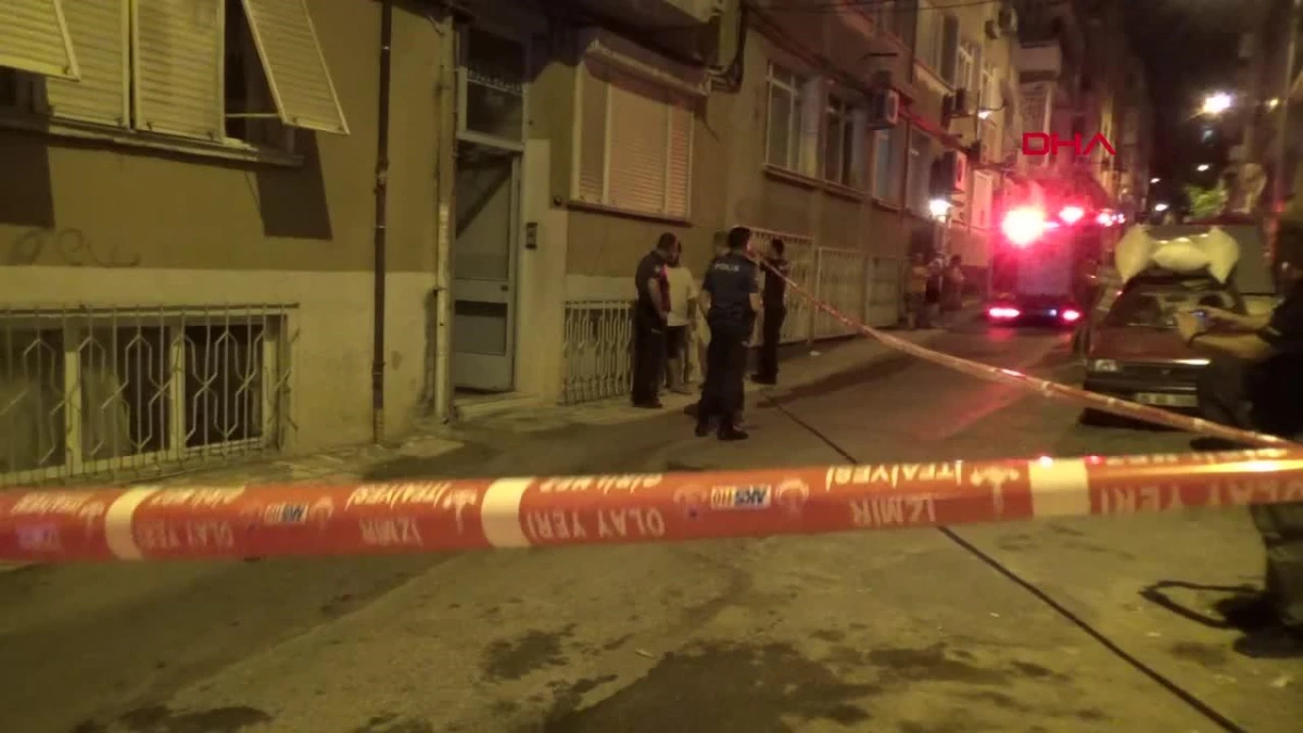 İzmir\'de Yangında Mahsur Kalan Kişi Yanarak Öldü