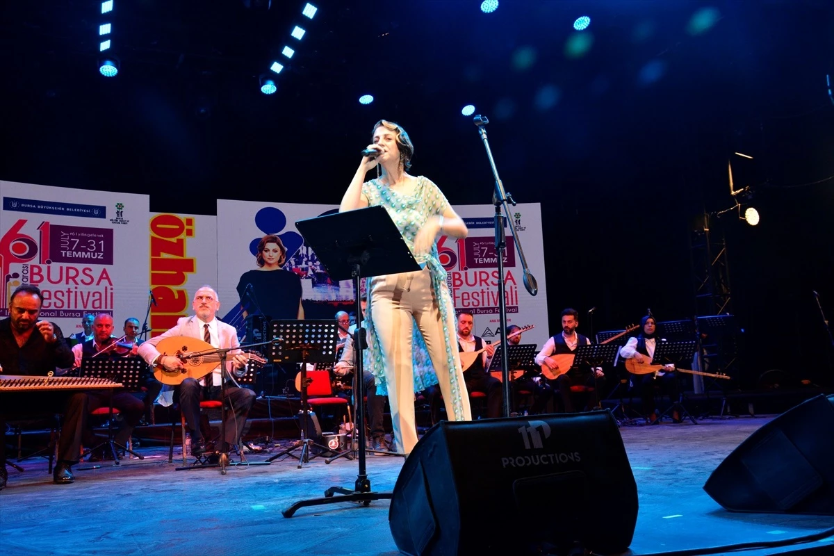 Dilek Türkan ve Bursa Büyükşehir Belediyesi Orkestrası Uluslararası Bursa Festivali\'nde Sahne Aldı