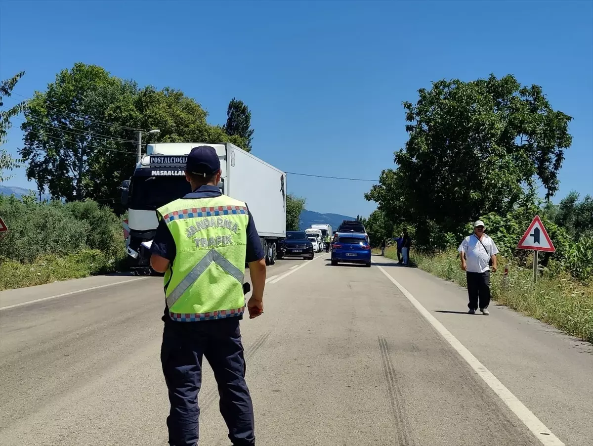 Bursa\'da tır ile motosiklet çarpıştı: 2 kişi ağır yaralandı