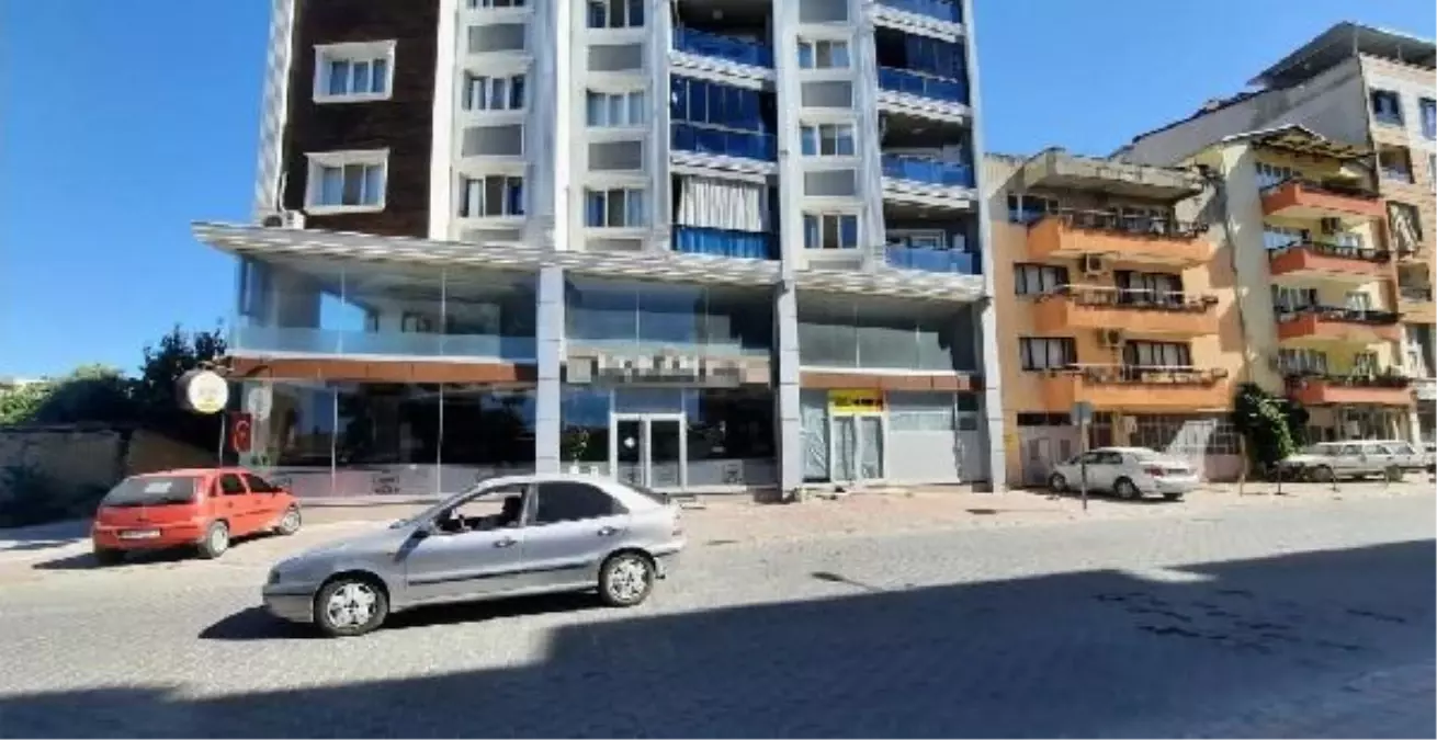 Manisa\'da pizza dükkanına silahlı saldırı: 1 ölü, 1 yaralı