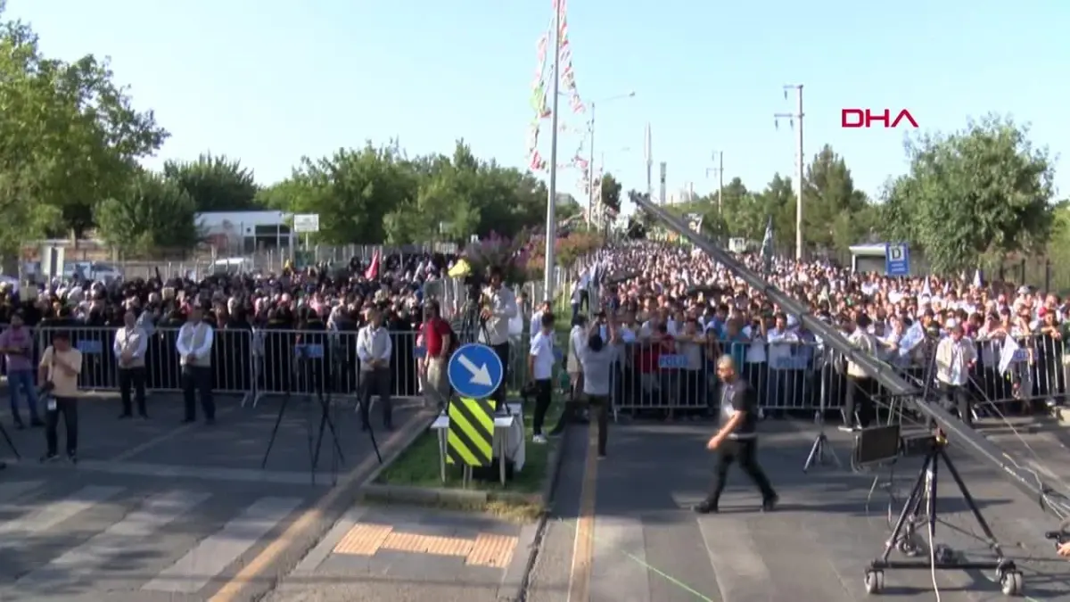 İsveç ve Danimarka\'da Kur\'an-ı Kerim Yakılması Protesto Edildi