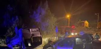 Eskişehir'de Hafif Ticari Araç ile Otomobil Çarpıştı: 6 Yaralı